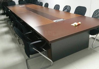 濟(jì)南圣泉集團(tuán)會(huì)議桌訂購(gòu)案例